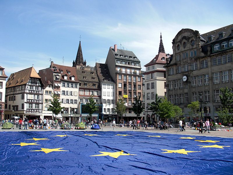 800px Big european flag at Strasbourg France Europe Day 2009